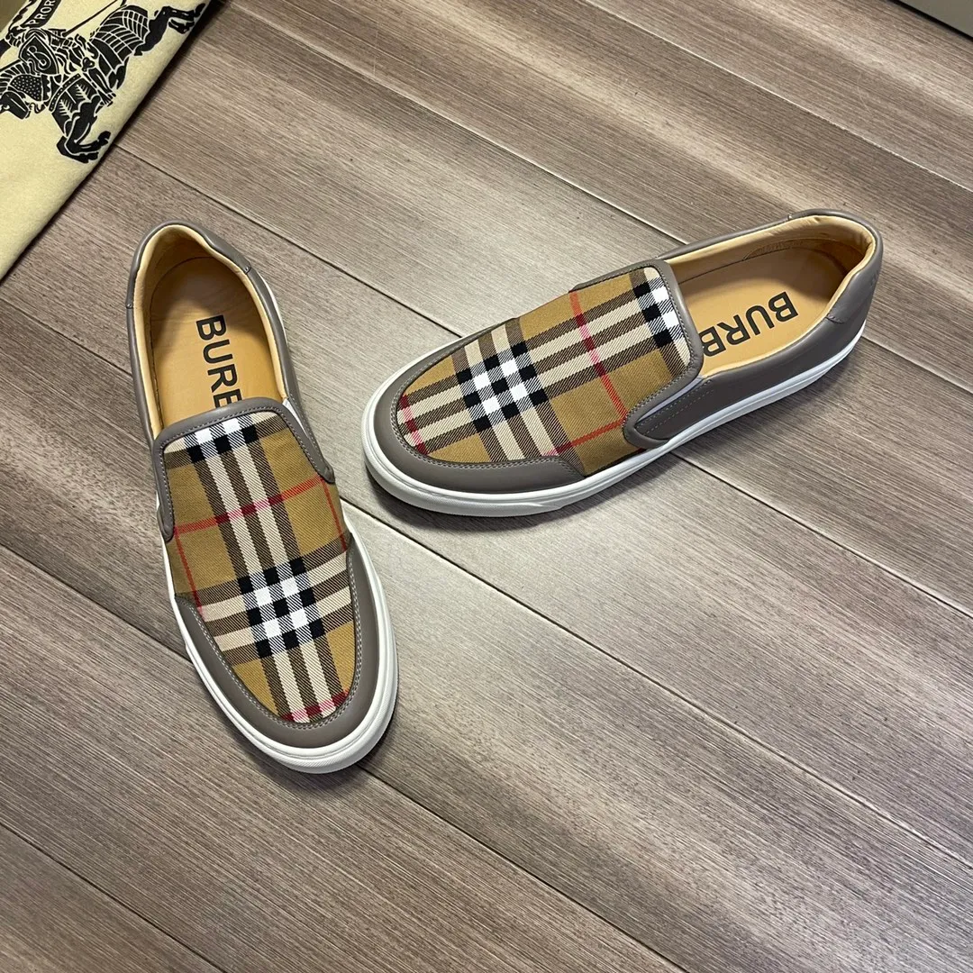 ☕P360💰《BURBERRY》【Original order·Version】Burberry: Top 🔝Purchasing agent🔍🔍The latest men's counter is on sale simultaneously, the original version imported from Italy🔝·Nappa calfskin·Brand totem cloth· Highlighting the (high-end, extravagance, class) travel, home, and best choice" exquisite workmanship (Imported water-dyed leather lining from Italy 🇮🇹), sole: original sole provided by the original factory, ⚠️exclusive double layer Activity·TPR rubber·molded outsole; super comfortable·wear-resistant·non-slip·environmental protection🌳🌳🌳, the real thing is more beautiful🎬The real thing is more beautiful🔍🔍 (high quality·follow the order) You can enter and exit the counter at will: Size: 38·39·40·41·42·43·44 (🎉Customized 45) Welcome to order...☕️
